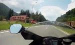 Arad. Un motociclist, prins în timp ce gonea cu 251 de km/ oră 