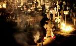 Cu trenul printre morminte: Calea ferată trece printr-un cimitir din Rădăuţi