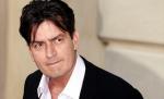 După concedierea din „Doi bărbaţi şi jumătate”, Charlie Sheen se apucă de design grafic