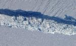 Gheaţa polară se retrage. Un aisberg uriaş se va desprinde de un gheţar din Antarctica