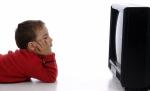 O fetiţă de un an, în comă la spital după ce a căzut televizorul pe ea