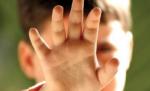 Bărbatul acuzat că ar fi omorât copilul de trei al concubinei sale, reţinut 24 de ore