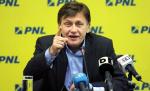 Crin Antonescu: Traian Băsescu încalcă democraţia şi dă dispoziţii puterii judecătoreşti. PNL va declanşa procedura de suspendare