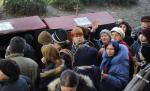 Buluc la sfinţirea catedralei din Reşiţa. Credincioşii voiau să intre în altar
