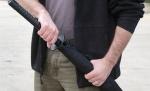 O poliţistă a fost tăiată cu sabia în timp ce încerca să aplaneze un scandal