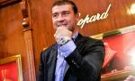 Lucian Bute vrea cetăţenie canadiană. Învaţă pentru examen