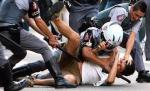 Poliţiştii din Rio de Janeiro se pregătesc pentru Cupa Mondială de Fotbal. Au ocupat un cartier dominat de traficanţii de droguri