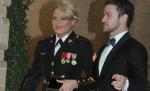 Justin Timberlake s-a ţinut de cuvânt. A mers cu tânăra militar la balul puşcaşilor marini