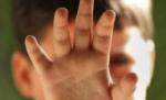 Dramă într-o familie din Bacău. Copii luaţi de lângă tatăl lor, în urma unei sesizări eronate