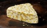 Vreţi o felie de brânza făcută din aur adevărat? 70 de euro, vă rog