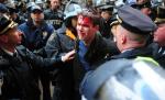 Occupy Wall Street - un protestatar de origine română, bătut de poliţie în New York