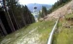 Senzaţii incredibile într-un rollercoaster alpin fără frâne: Sari de pe şine sau dai peste urs