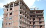 Au plătit zeci de mii de euro pentru o casă, dar au rămas pe drumuri
