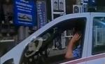 Se întâmplă doar în România: Poliţia Rutieră stă la pândă cu mobilul la ureche, staţionând în locuri interzise