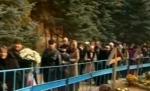 Pelerinaj la mormântului părintelui Arsenie Boca. Mii de oameni vin să se roage la Sfântul Ardealului