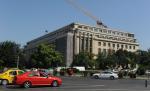 Revoluţionarii au protestat în faţa Guvernului şi au încercat să intre cu forţa în clădire
