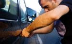 Percheziţii de amploare în Capitală. Sunt vizaţi membrii unei grupări infracţionale specializată în furturi de maşini