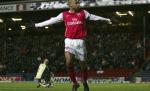 Thierry Henry, Tony Adams şi Herbert Chapman vor avea statui în faţa stadionului lui Arsenal
