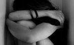 Sex oral în toaleta şcolii. O elevă de 13 ani, obligată de un coleg să îl satisfacă 