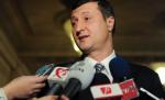 Deputatul Dan Păsat a accidentat o femeie, în timp ce încerca să plece cu maşina de pe trotuar