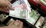 Euro continuă să scadă, dolarul revine pe creştere. Vezi cursul BNR
