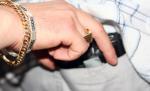 L-a pupat pe portofel. Gestul "nobil" făcut de un necunoscut l-a lăsat fără pensie