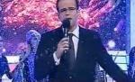 A nins cu muzică la Sinteza Zilei! Colinde internaţionale, interpretate impecabil de Mihai Gâdea
