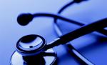 Zeci de părinţi şi copii au aşteptat câteva ore la uşa medicului pediatru. Doctorul îşi lua pauze de ţigară