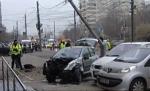 Accident pe Podul Grant! Un bărbat a murit după ce s-a izbit violent cu maşina de un stâlp aflat pe trotuar 