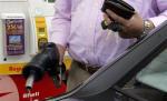 Am luat-o înaintea nemţilor. Benzina noastră e mai scumpă, dar salariile sunt de 5 ori mai mici