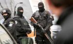 Târgu Jiu. Percheziţii la mai mulţi interlopi, cercetaţi pentru trafic de droguri şi proxenetism