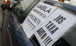 Astăzi e ULTIMA zi în care şoferii plătesc taxa auto veche. Vezi ce se întâmplă cu maşinile înmatriculate ÎNAINTE de 2007
