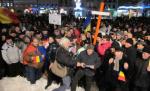 "Jos Guvernul, jos Băsescu!" s-a strigat în 19 oraşe ale ţării. Vezi unde au ieşit oamenii în stradă