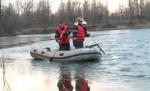 Plecat la pescuit, şi-a găsit sfârşitul într-un lac îngheţat. Trupul lui nu a fost găsit încă