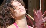 Nerecomandat minorilor! Rihanna, satisfăcută chiar în curtea casei. Imaginea pe care o va regreta toată viaţa
