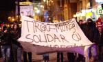 200 de protestatari cer demisia lui Băsescu, la Târgu Mureş. Şoferii claxonează şi înconjoară zona centrală a oraşului