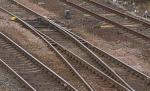 Calea ferată, o sursă inepuizabilă de venituri pentru hoţii de fier vechi 