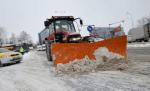 Mai multe localităţi din Constanţa au rămas izolate după ce drumurile judeţene au fost blocate de zăpadă