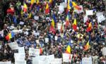 Aproximativ 1.000 de oameni au protestat în Piaţa Universităţii. Sute de suporteri s-au alăturat manifestanţilor