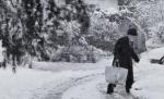 Sub zăpadă, în frig şi pe întuneric. Aşa au trăit, în ultimele zile, locuitorii din zeci de sate din Dolj