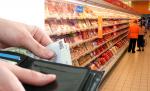 Aşa va fi tot anul? În prima lună din 2012 românii au dat mai mult pentru alimente şi carburanţi