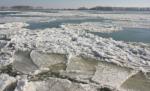 Traficul fluvial, blocat pe mai multe căi din cauza podurilor de gheaţă 