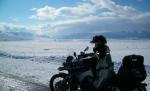 Motocicliştii au ieşit să încerce gheaţa de pe râul Mureş