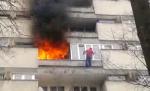 Un clujean a rămas suspendat în afara balconului din cauza incendiului din apartament