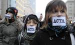 Peste 70.000 de români vor ieşi în stradă să protesteze faţă de ACTA