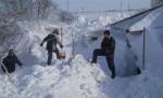 Autorităţile din Focşani au cerut ajutorul armatei pentru deszăpezire. Nămeţii au atins doi metri