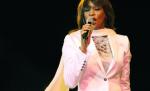 Whitney Houston a murit. Legendara cântăreaţă a fost găsită moartă în camera de hotel