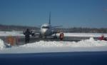 Craiova: Un avion cu 48 de călători a derapat pe zăpadă şi a ieşit în afara pistei