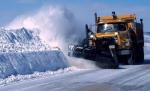 Ar trebui să urmăm exemplul lor! Aceiaşi munţi de zăpadă, "înghiţiţi" ca prin minune! Cum fac deszăpezirea canadienii