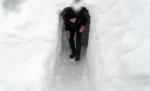 URGIA albă se mută în vestul României. Sute de localităţi sunt IZOLATE. Vremea rea a UCIS 86 de români